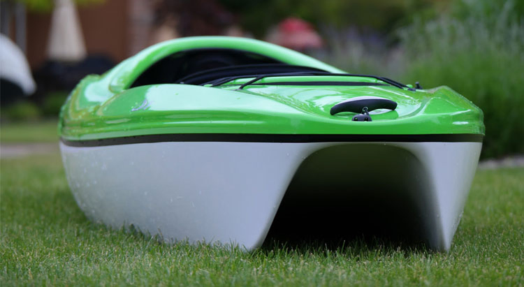 Fusion hull with catamaran stern for maximum stability